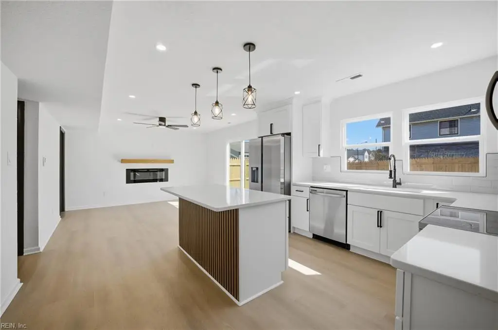 601 Rock Spring Ct, Virginia Beach, VA 23462 - #1