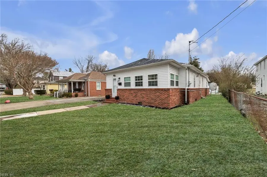 222 Division Street N, Suffolk, VA 23434 - #3