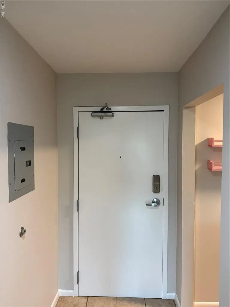 304 28th Street #209, Virginia Beach, VA 23451 - #3