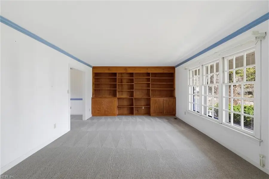 11 Cherbourg Drive, Newport News, VA 23606 - #3