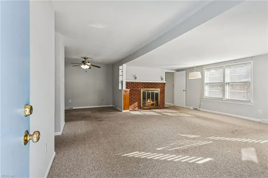 206 Shamrock Avenue, Yorktown, VA 23693 - #3