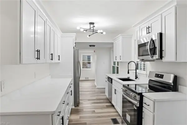 2 Park Manor Road, Portsmouth, VA 23701