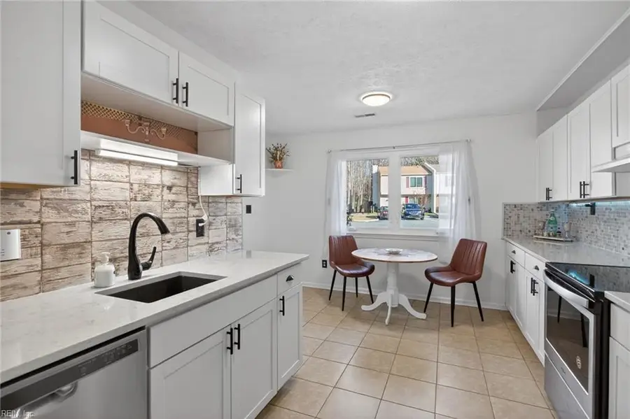 15 Otsego Drive, Newport News, VA 23602 - #2