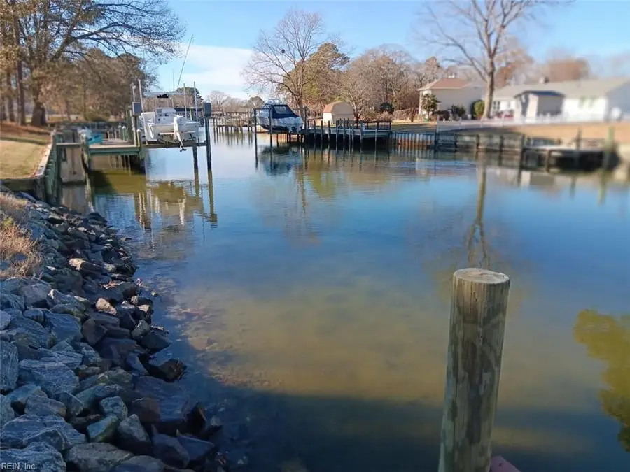 8335 Little England Road, Hayes, VA 23072 - #3