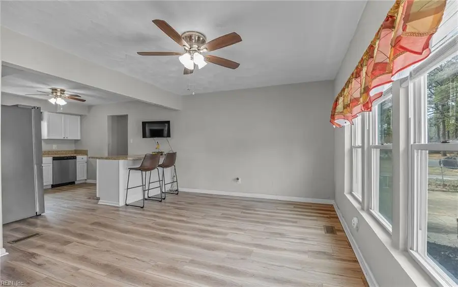 652 Kenneth Road, Virginia Beach, VA 23462 - #2