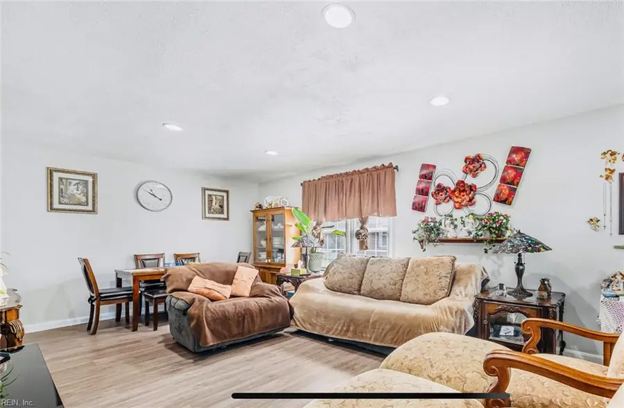 24 Saint Albans Drive, Hampton, VA 23669 - #3