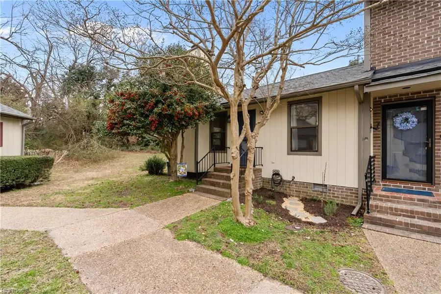 24 James Square, Williamsburg, VA 23185 - #2