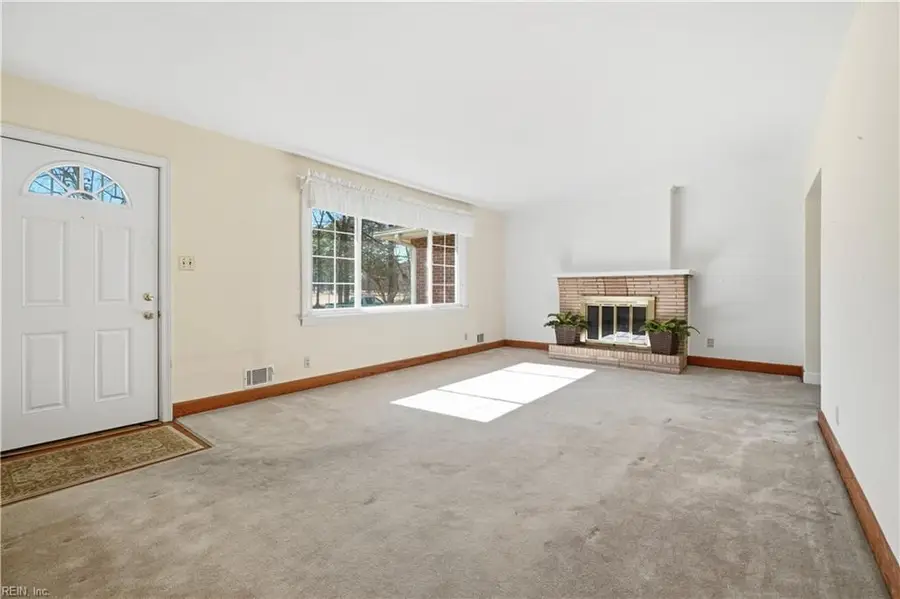 411 Mayflower Road, Portsmouth, VA 23701 - #3