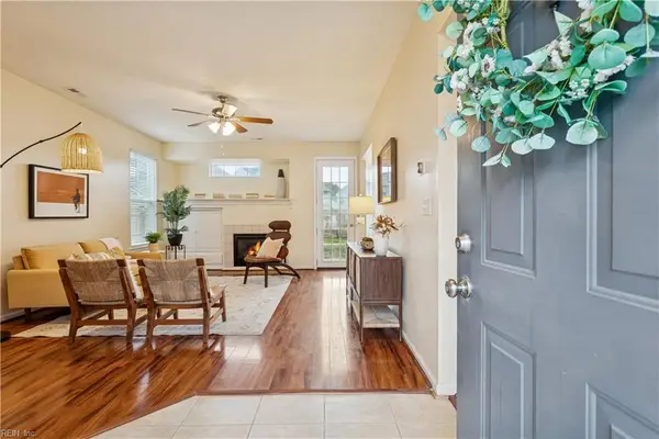 808 Winter King Court, Chesapeake, VA 23323