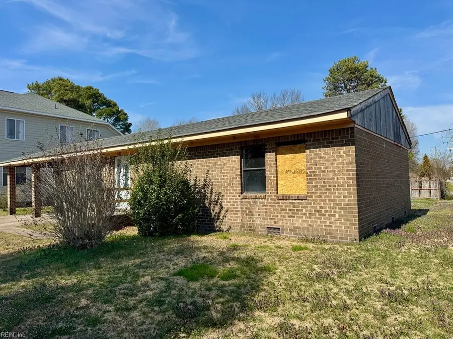 901 King Arthur Drive, Chesapeake, VA 23323 - #2