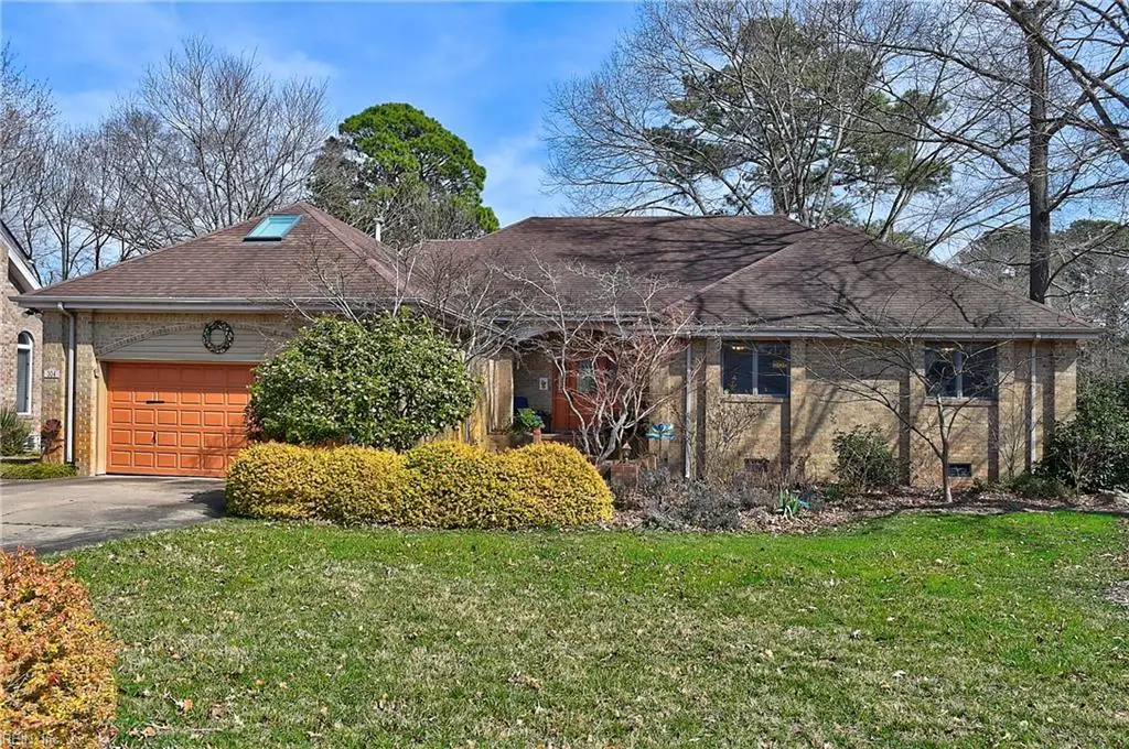 304 Shadowlake Dr, Chesapeake, VA 23320 - #1
