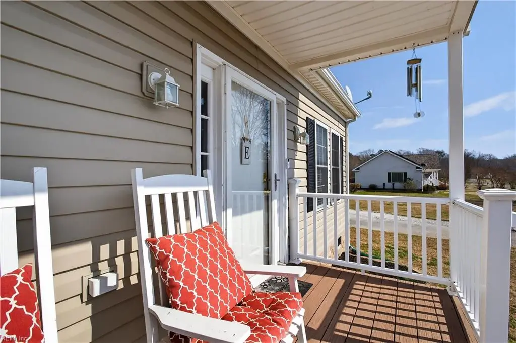 102 Kings Point Avenue, Smithfield, VA 23430 - #1