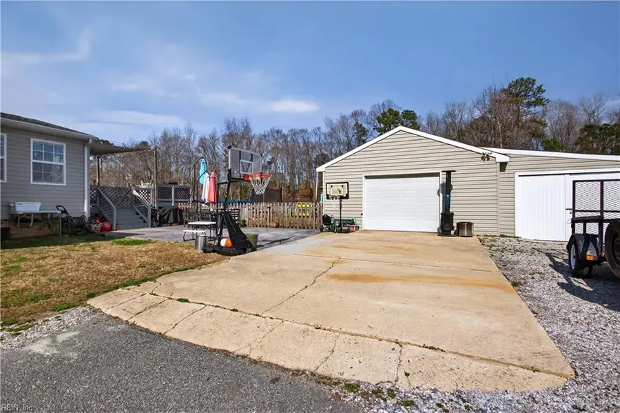 102 Kings Point Avenue, Smithfield, VA 23430 - #2