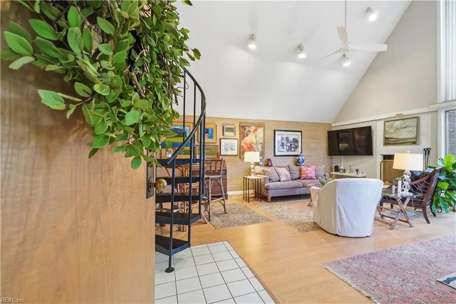 696 Mowbray Arch #260, Norfolk, VA 23507 - #2