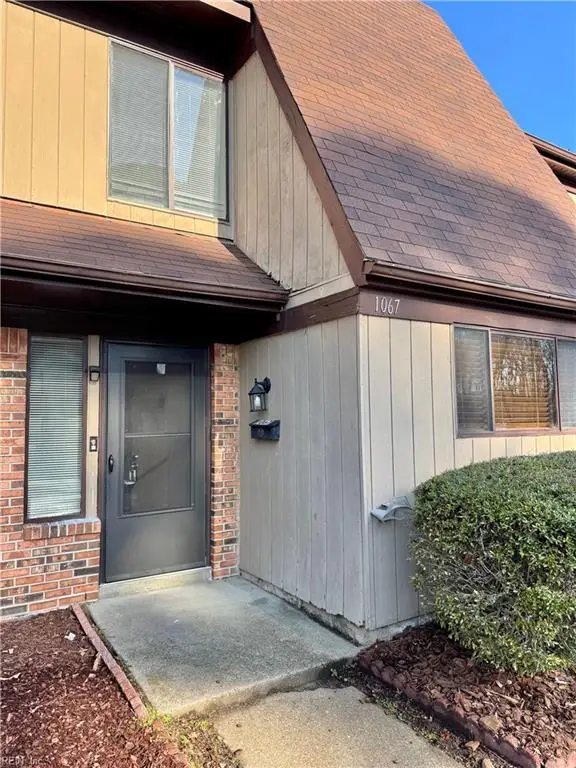 1067 Willow Green Drive, Newport News, VA 23602