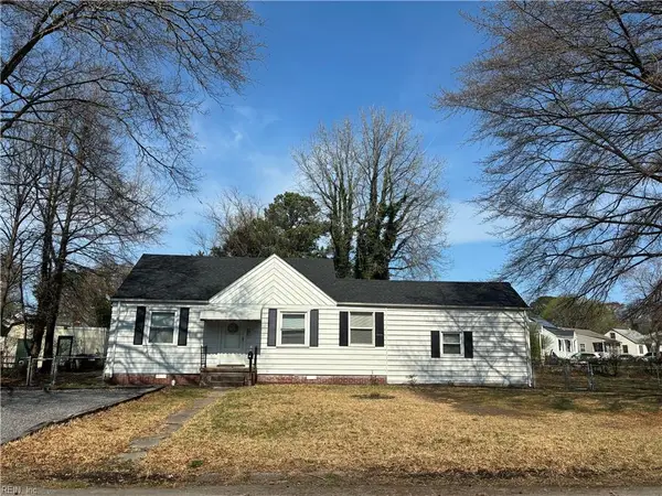 14 Fairview Circle S, Portsmouth, VA 23702