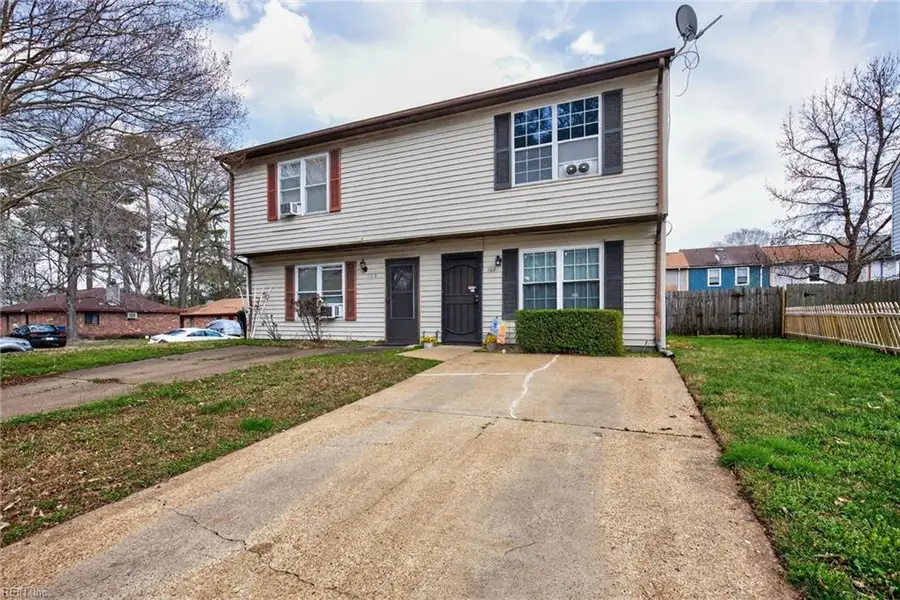 702 Lincoln Avenue, Virginia Beach, VA 23452 - #2