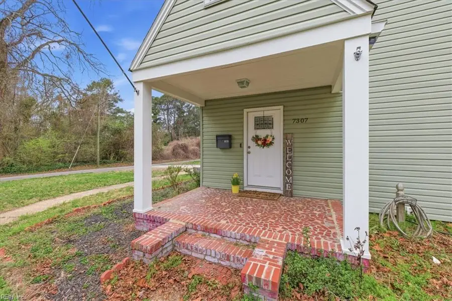 7307 Yorktown Dr, Norfolk, VA 23505 - #3