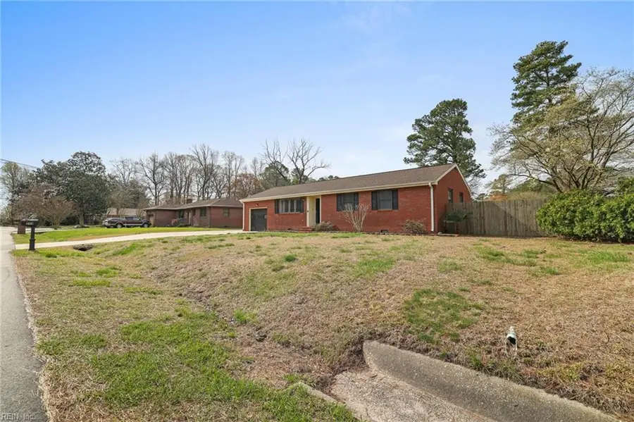 244 Kalmar Drive, Chesapeake, VA 23320 - #3