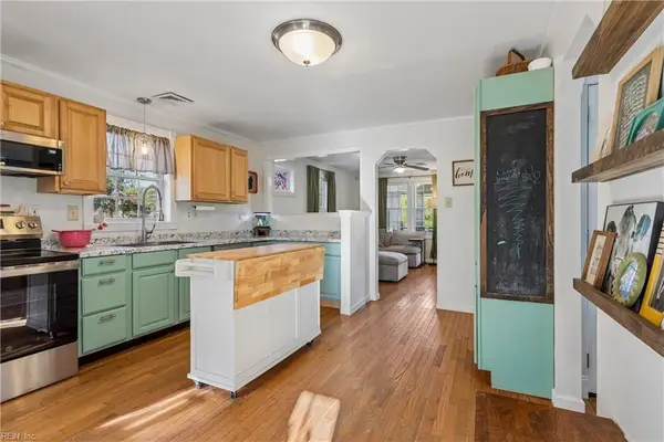 3125 Browns Bay Road, Hayes, VA 23072