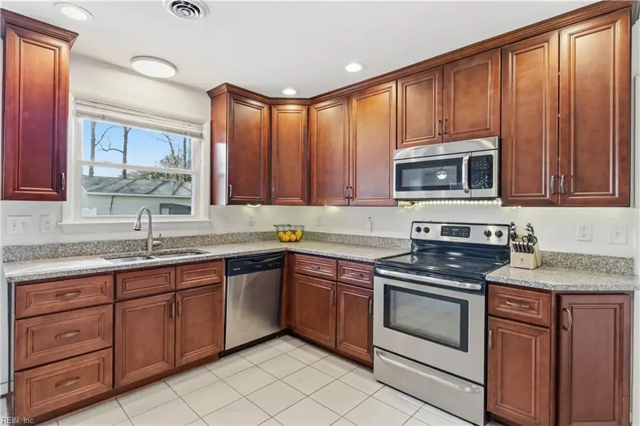 118 Wendfield Circle, Newport News, VA 23601 - #2