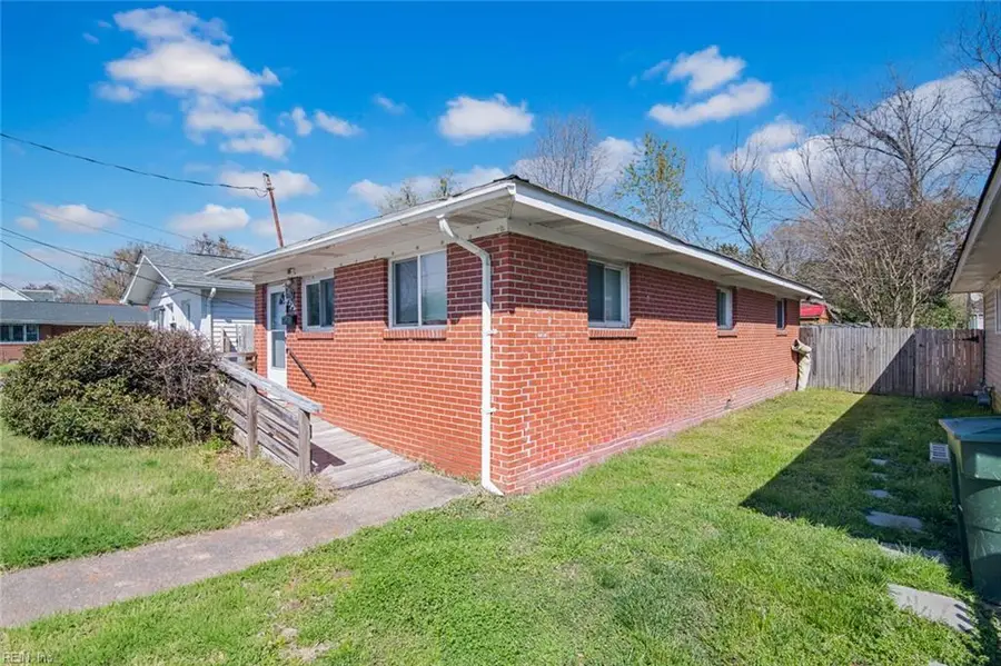 624 Pennsylvania Ave, Hampton, VA 23661 - #2