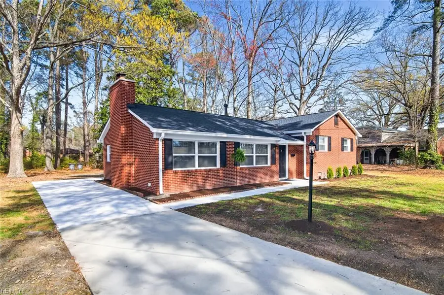 4 Dundee Road, Hampton, VA 23669 - #3