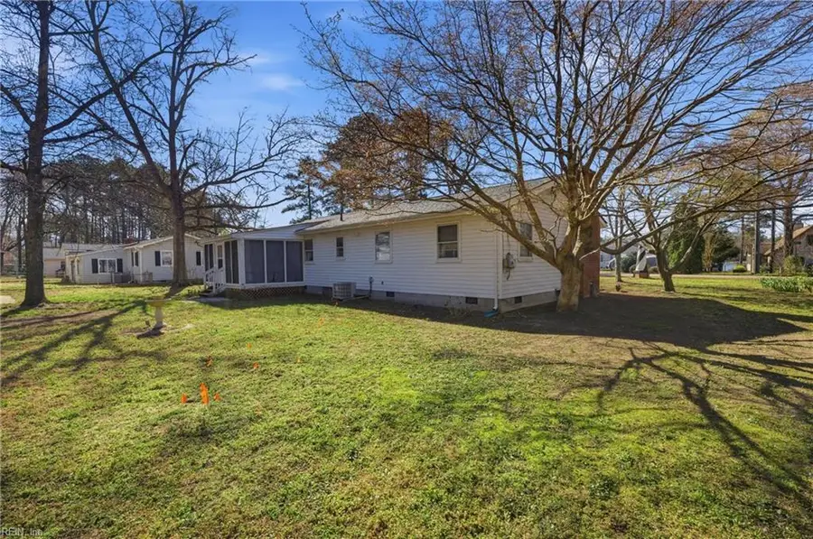 621 Shore Drive, Hartfield, VA 23071 - #3