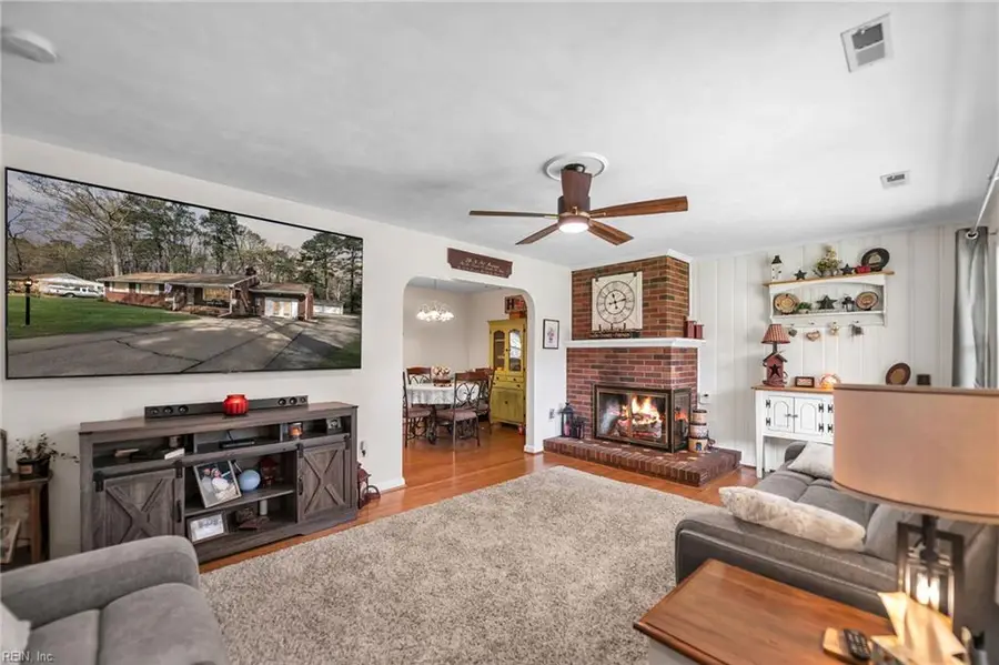 21 E Executive Drive, Newport News, VA 23606 - #2