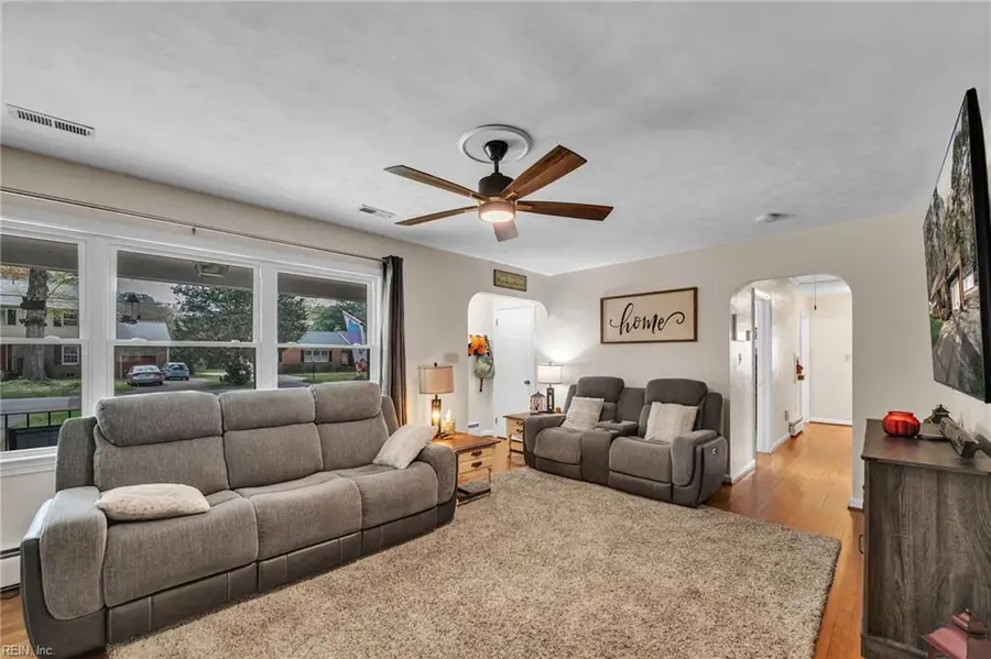 21 E Executive Drive, Newport News, VA 23606 - #3