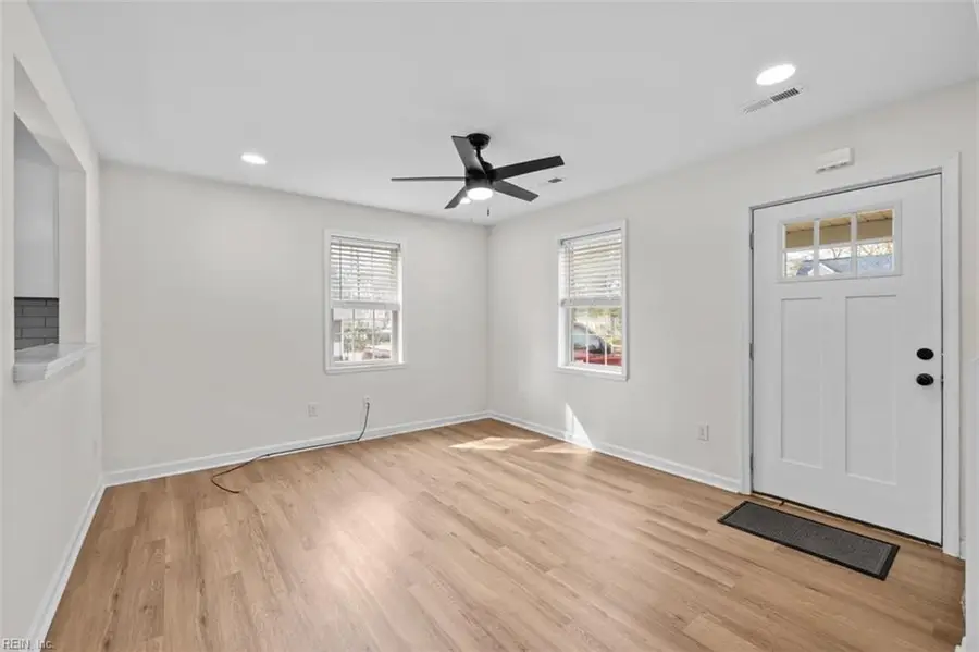 606 Delaware Avenue, Hampton, VA 23661 - #3