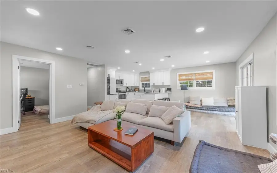 725 N Great Neck Road, Virginia Beach, VA 23454 - #3