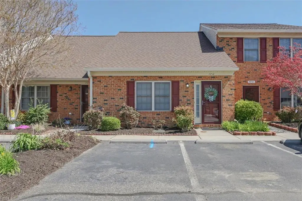 7752 The Points Place #703, Gloucester Point, VA 23062 - #1