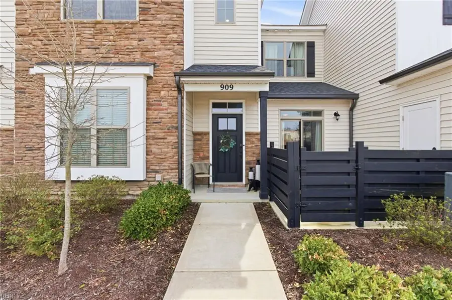 909 Kathy Ann Way W, Carrollton, VA 23314 - #2