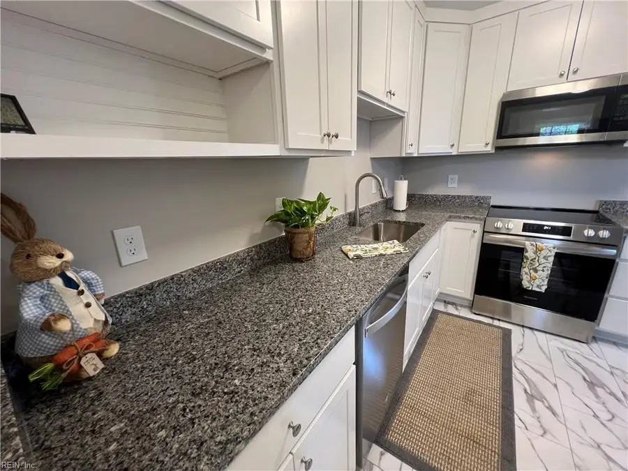 2 Monroe Drive, Hampton, VA 23669 - #3