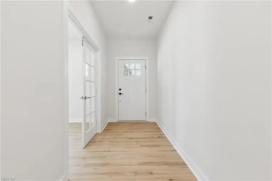 11348 East West Parkway, Gloucester, VA 23061 - #2