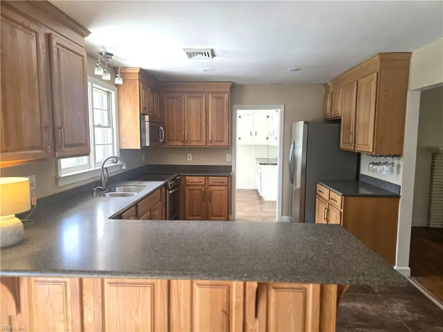 4904 Farrington Drive, Virginia Beach, VA 23455 - #2