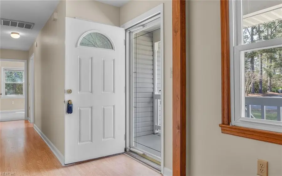 402 Jefferson Drive, Smithfield, VA 23430 - #2