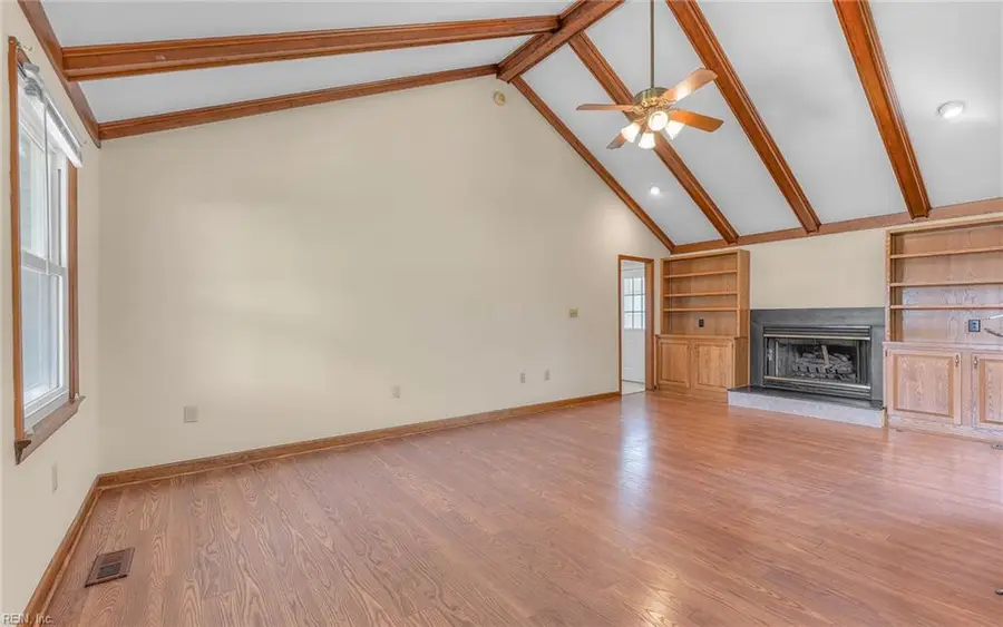 402 Jefferson Drive, Smithfield, VA 23430 - #3