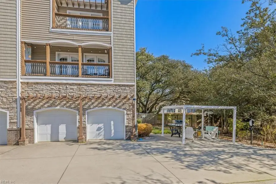 9512 14th Bay Street, Norfolk, VA 23518 - #3