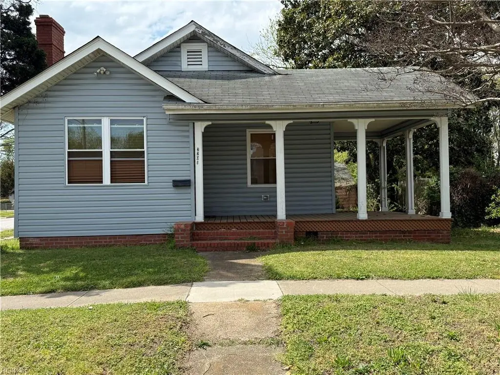 2201 Roanoke Avenue, Newport News, VA 23607 - #1