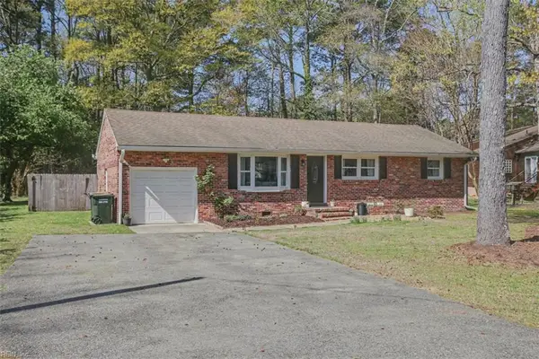 205 Old Lakeside Drive Drive, Yorktown, VA 23692