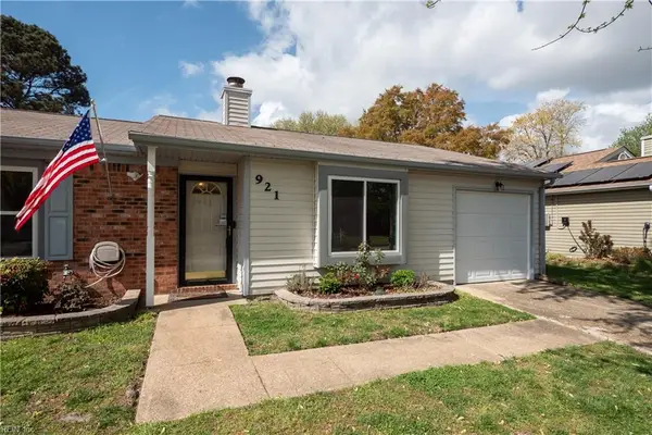 921 Scarlet Oak Court N, Chesapeake, VA 23320