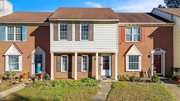 929 Still Harbor Circle, Chesapeake, VA 23320