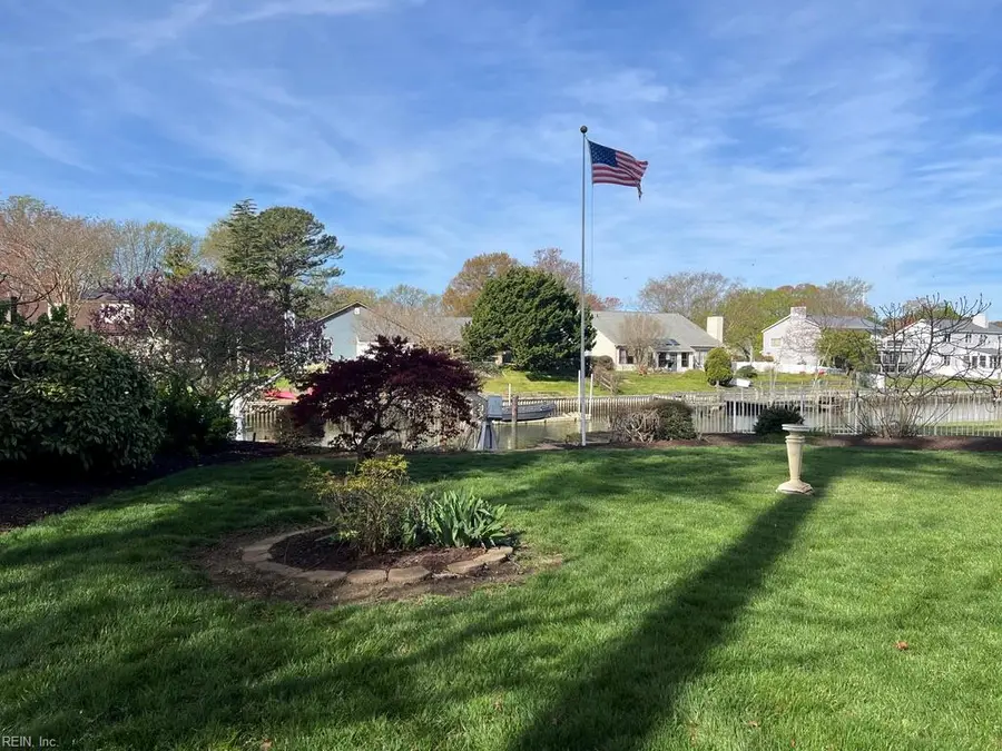 207 Captains Court, Hampton, VA 23669 - #3