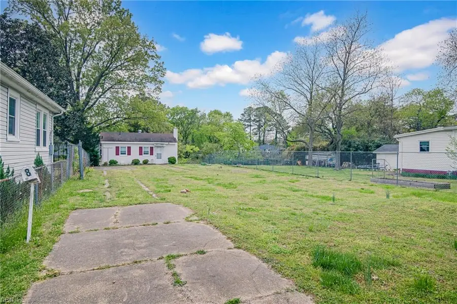 8 Magnolia Place, Hampton, VA 23669 - #2