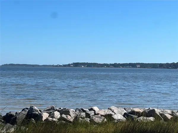 816 Ship Point Road, Yorktown, VA 23692