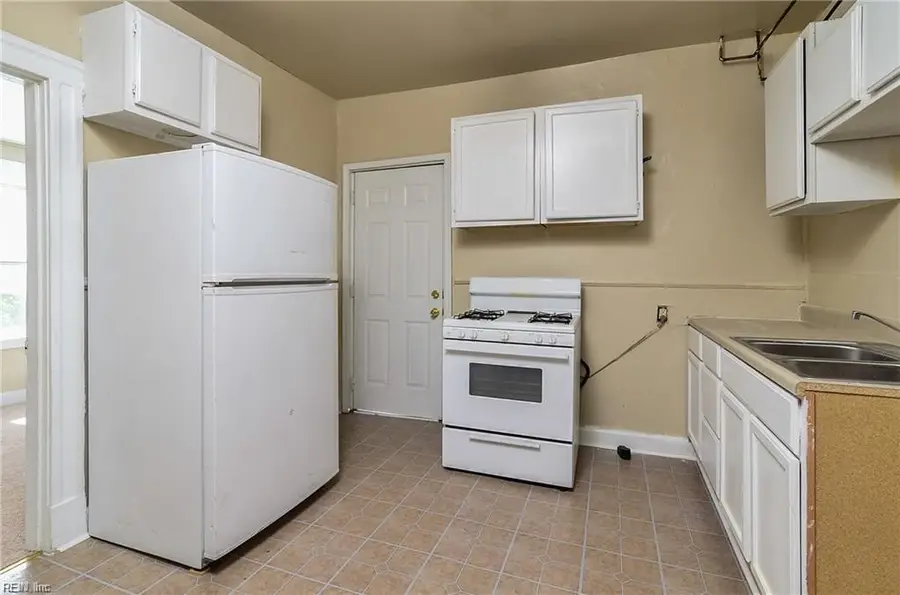 1122 21st St, Newport News, VA 23607 - #2