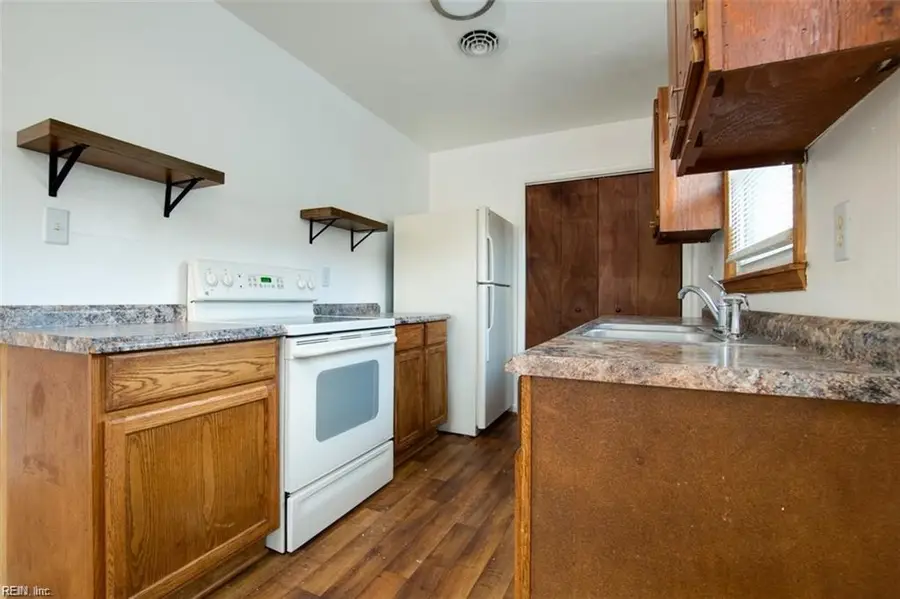 1009 Bethel Ave, Hampton, VA 23669 - #3