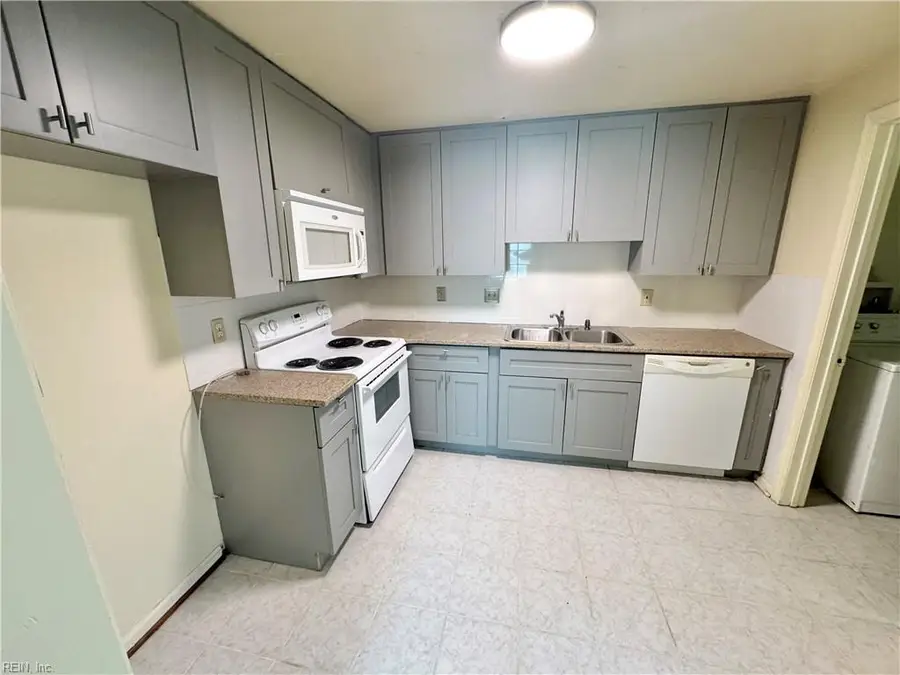 369 Circuit Lane #F, Newport News, VA 23608 - #2